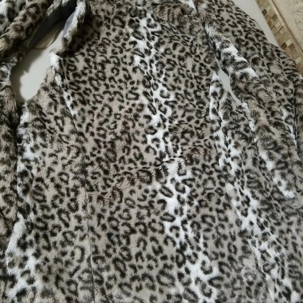 NWT Women's Vest Faux fur size Xs and Medium Multi-colored open pockets - Picture 9 of 11